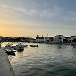 Semesterbostad Townhouse Close To Riverside: 2br Tavira
