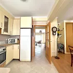 Semesterbostad Townhouse Close To Riverside: 2br *