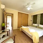Townhouse Close To Riverside: 2br Semesterbostad