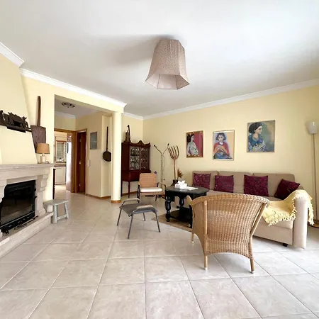 Semesterbostad Townhouse Close To Riverside: 2br Tavira