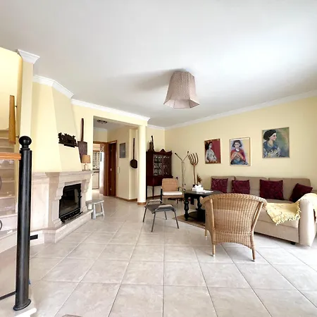 Semesterbostad Townhouse Close To Riverside: 2br *
