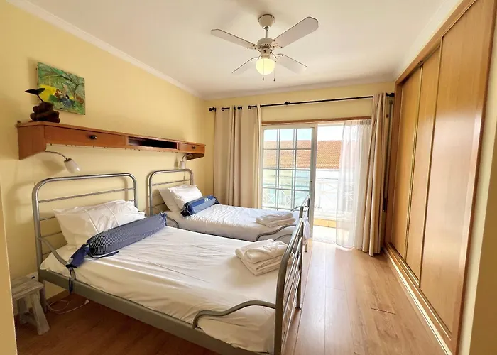 Townhouse Close To Riverside: 2br * Tavira