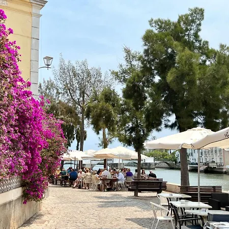 Сasa de vacaciones Townhouse Close To Riverside: 2br