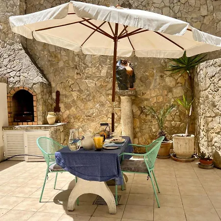 Townhouse Close To Riverside: 2br Holiday home Tavira