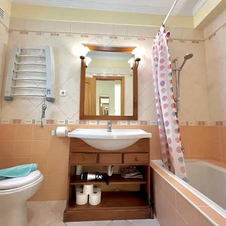 Townhouse Close To Riverside: 2br Tavira