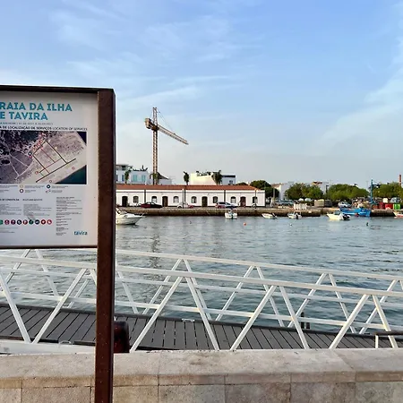 Townhouse Close To Riverside: 2br Сasa de vacaciones