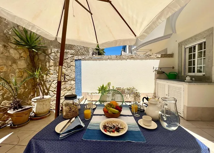 Townhouse Close To Riverside: 2br *