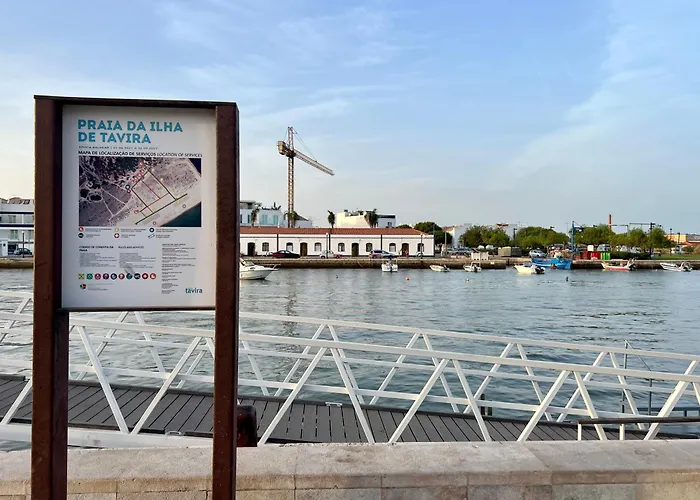 Townhouse Close To Riverside: 2br Holiday home